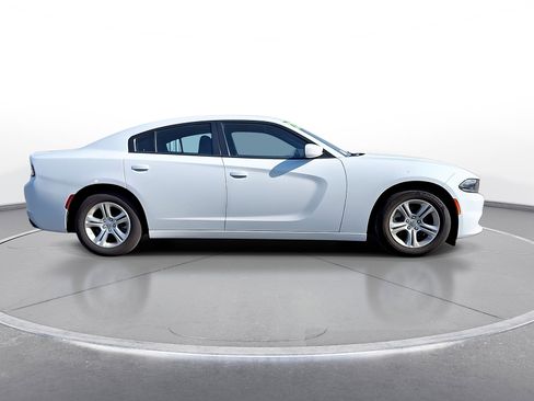 Used 2022 Dodge Charger SXT RWD image 9