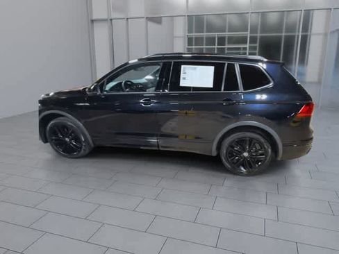 Used 2022 Volkswagen Tiguan SE R-Line AWD/4WD image 6