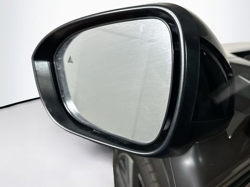 Used 2023 Nissan Rogue SL image 16