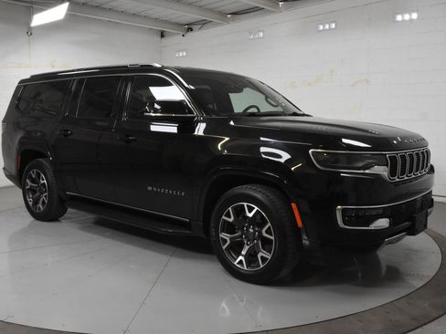 Used 2023 Jeep Wagoneer L Series III RWD image 1