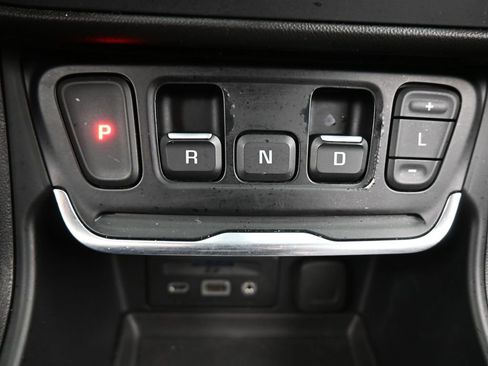 Used 2021 GMC Terrain SLT w/ Elevation Edition image 30