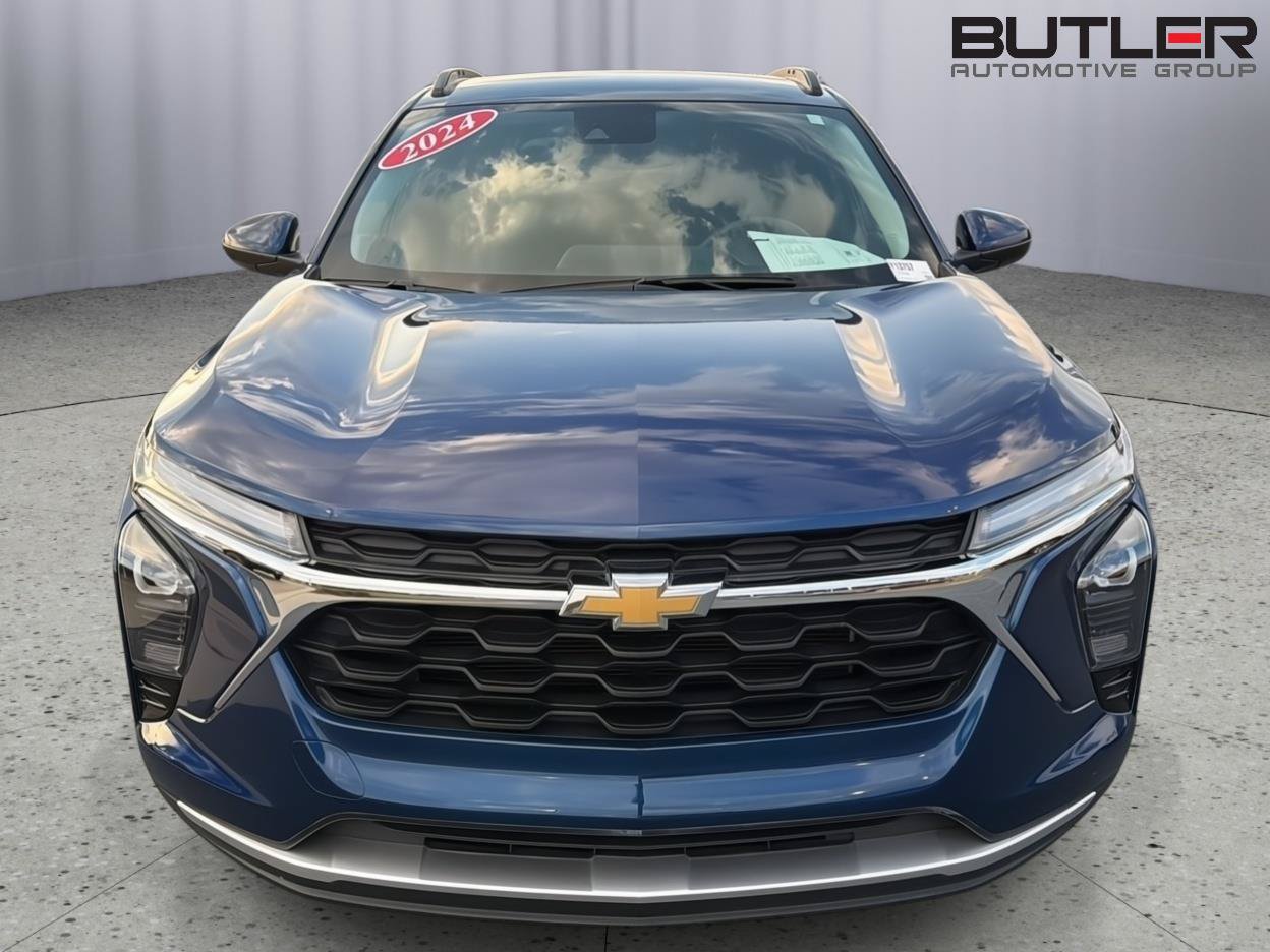 Used 2024 Chevrolet Trax LT FWD image 9