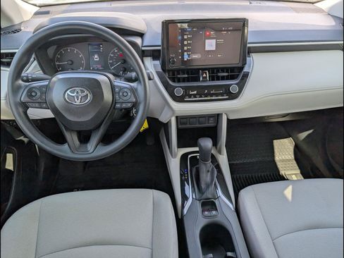 Used 2025 Toyota Corolla Cross L FWD image 8