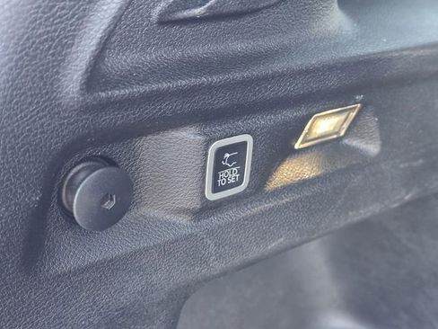 Used 2023 Jeep Grand Cherokee L Limited image 32