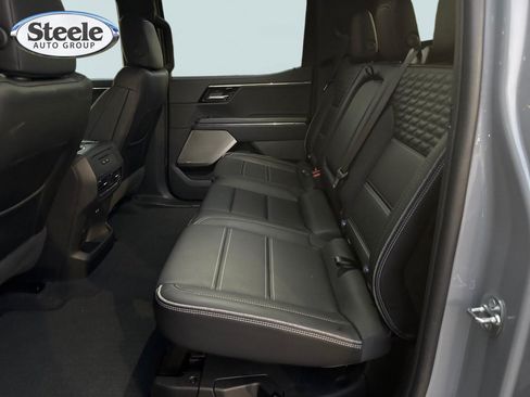 Used 2025 GMC Sierra EV Denali AWD/4WD image 9