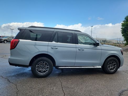 Certified 2025 Ford Expedition Active AWD/4WD image 2