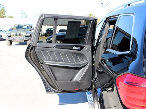 Used 2015 Mercedes-Benz GL 63 AMG 4MATIC image 40