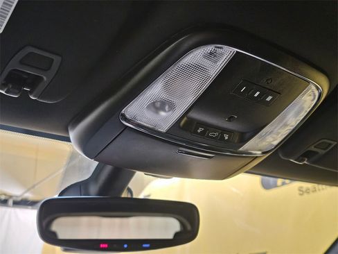 Used 2018 Jeep Grand Cherokee Altitude image 30