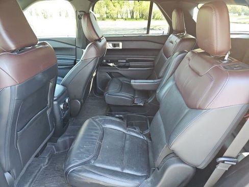 Used 2021 Ford Explorer Platinum w/ Equipment Group 601A image 18