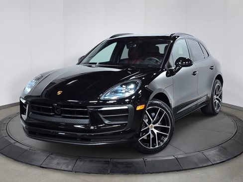 Used 2025 Porsche Macan image 1