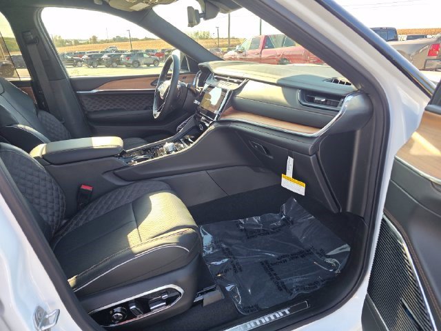 New 2027 Jeep Grand Cherokee Summit AWD/4WD image 18