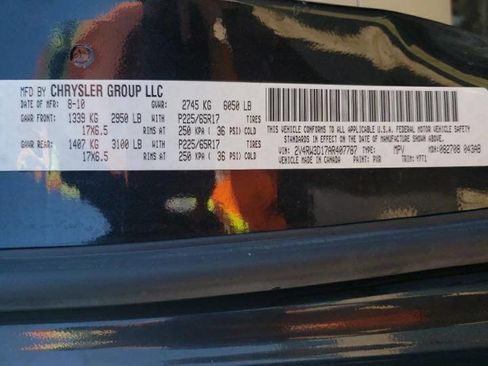 Used 2010 Volkswagen Routan SE image 13