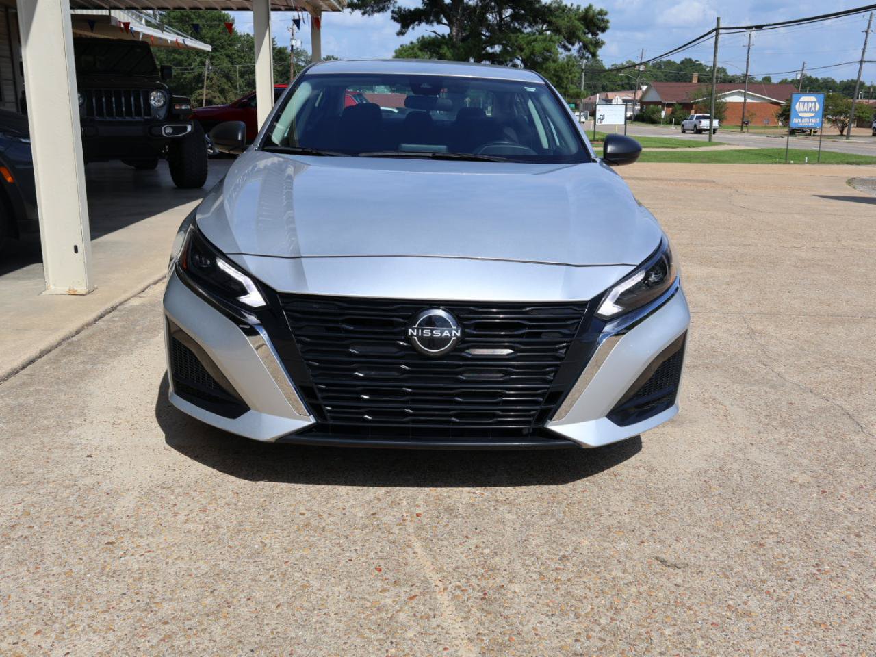 Used 2024 Nissan Altima 2.5 SV FWD image 4