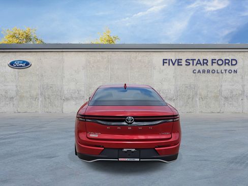 Used 2024 Toyota Crown image 7