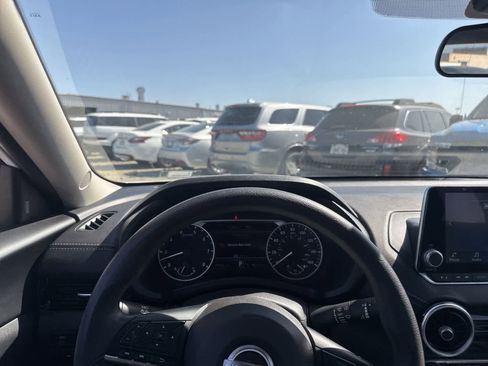 Used 2024 Nissan Sentra SV FWD image 20