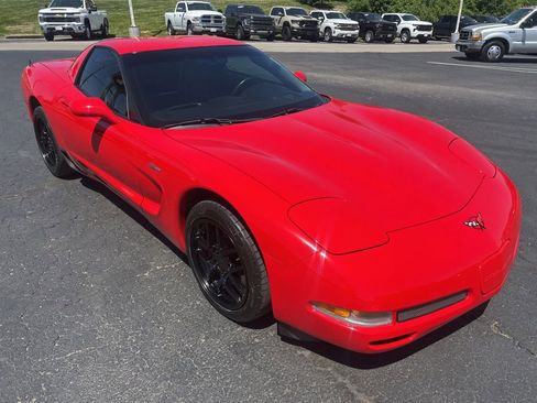 Used 2004 Chevrolet Corvette Z06 w/ Memory Package RWD image 3