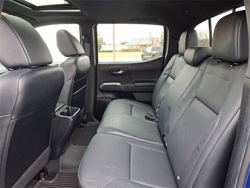 Used 2023 Toyota Tacoma Limited image 10