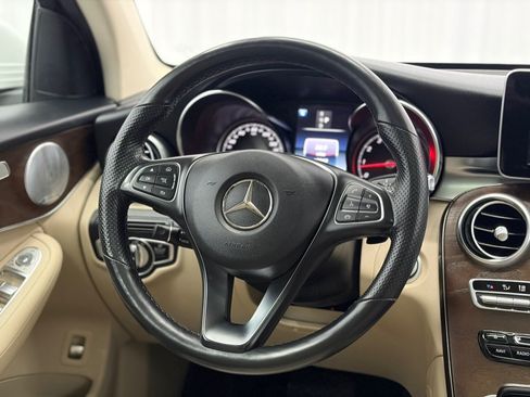 Used 2019 Mercedes-Benz GLC 300 4MATIC image 19