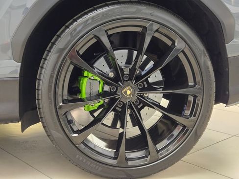 Used 2022 Lamborghini Urus AWD/4WD image 14