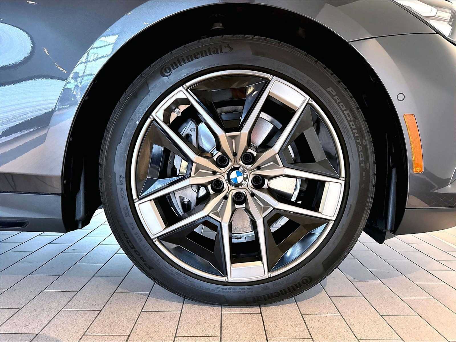 Used 2026 BMW 540i xDrive AWD/4WD image 14