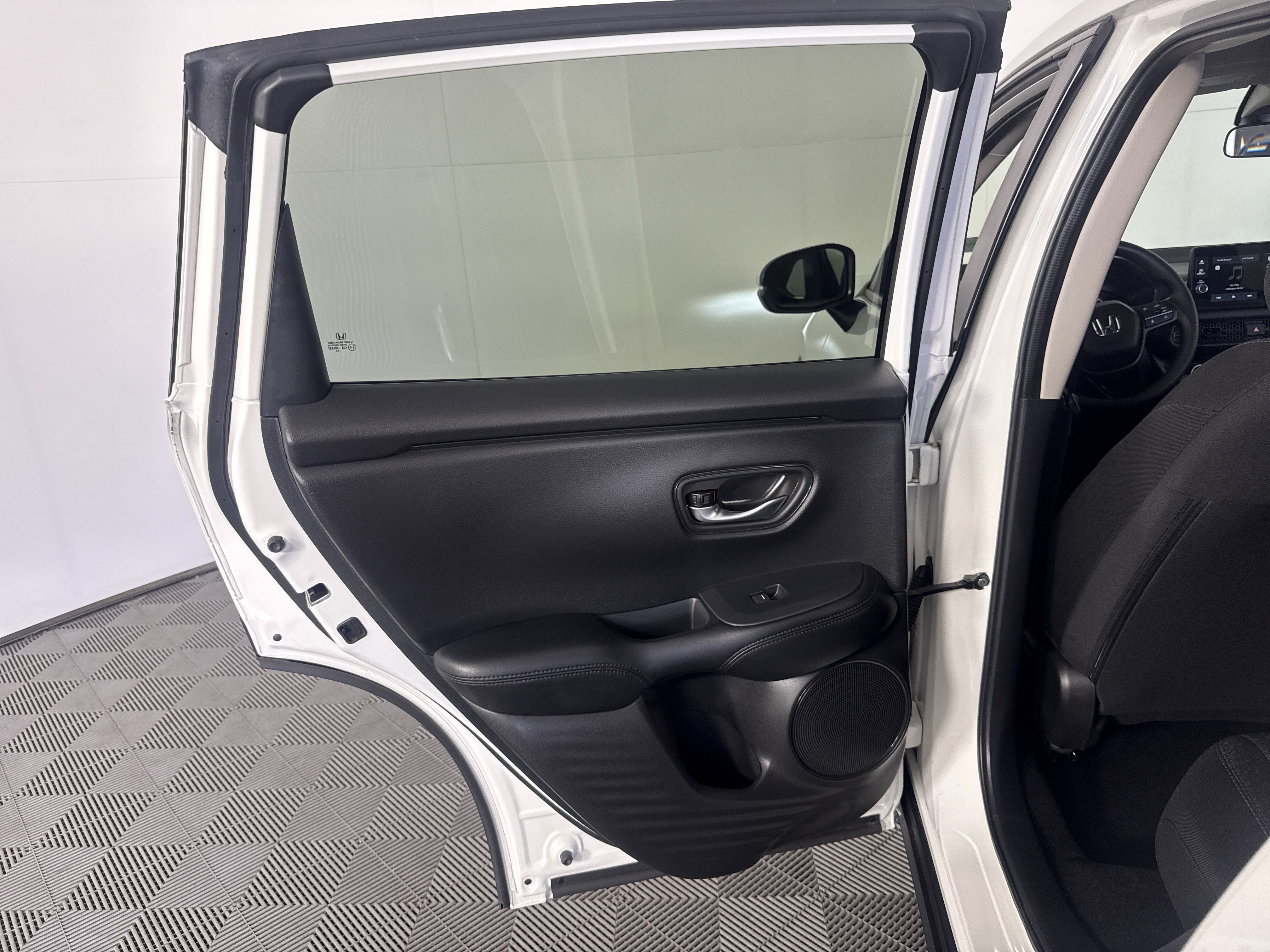 Certified 2026 Honda HR-V LX image 31