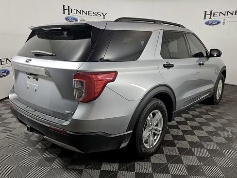 Used 2020 Ford Explorer XLT w/ Equipment Group 202A image 5