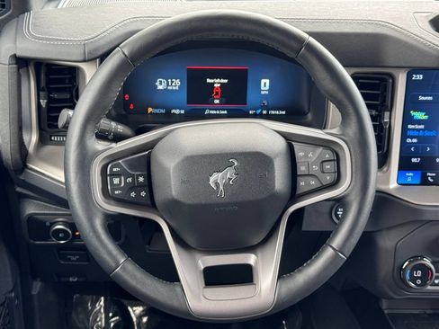Used 2025 Ford Bronco Outer Banks AWD/4WD image 8