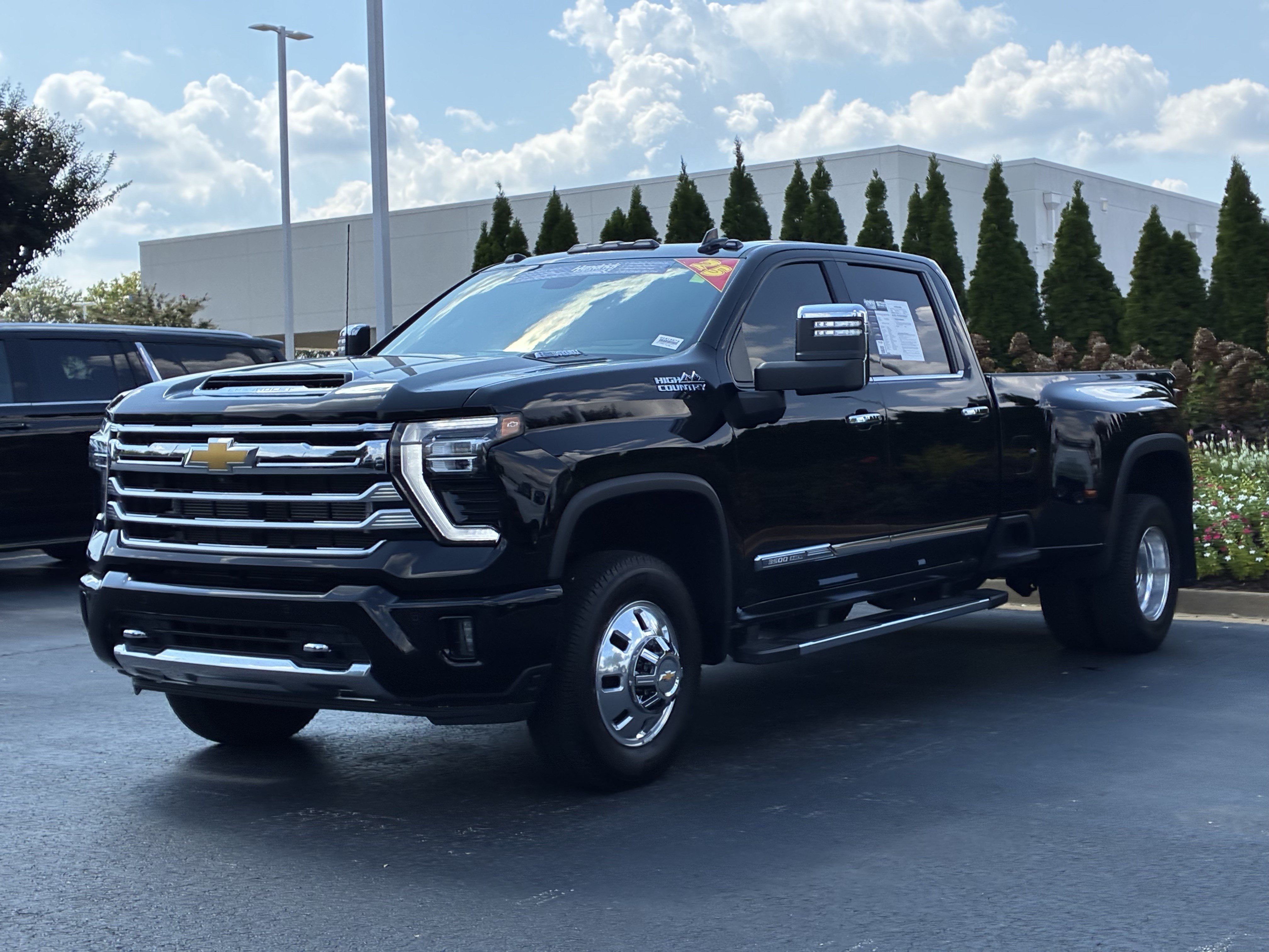 Used 2025 Chevrolet Silverado 3500 High Country w/ High Country Premium Package AWD/4WD image 6