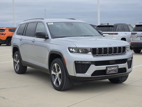 New 2026 Jeep Grand Cherokee L Limited AWD/4WD image 3