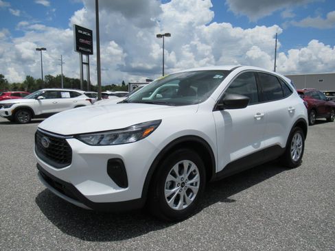 Used 2023 Ford Escape Active FWD image 3