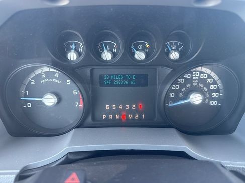 Used 2014 Ford F250 XL w/ Power Equipment Group AWD/4WD image 20