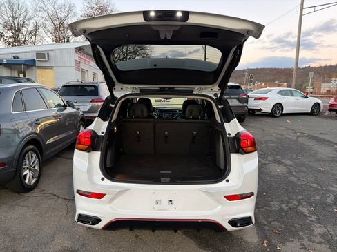 Used 2022 Buick Encore GX Select w/ Sport Touring Package image 11