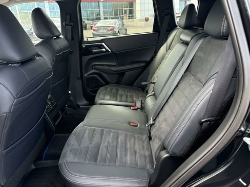 Used 2025 Mitsubishi Outlander SE AWD/4WD image 13