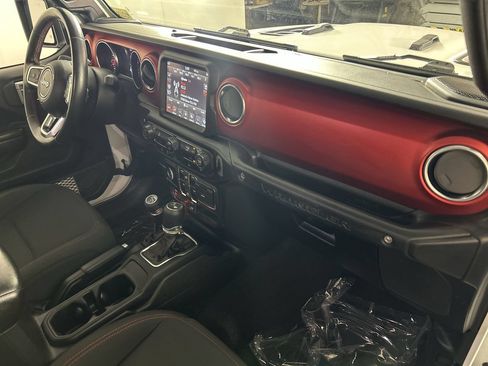 Used 2021 Jeep Wrangler Unlimited Rubicon AWD/4WD image 25