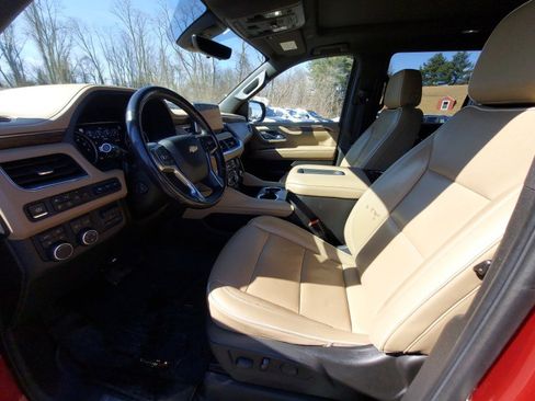 Used 2021 Chevrolet Tahoe Premier w/ Premium Package image 7