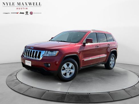 Used 2011 Jeep Grand Cherokee Laredo image 1