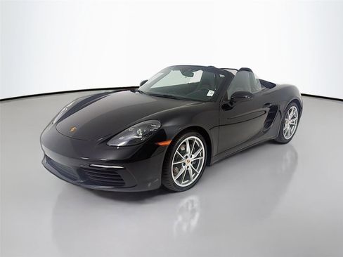 Used 2021 Porsche 718 Boxster RWD image 6