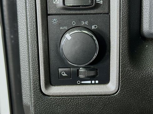 Used 2019 RAM 1500 Tradesman w/ Popular Equipment Group RWD image 16