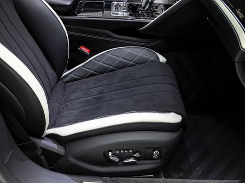 Used 2024 Bentley Flying Spur W12 AWD/4WD image 47