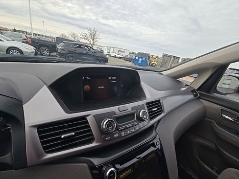 Used 2016 Honda Odyssey SE image 17