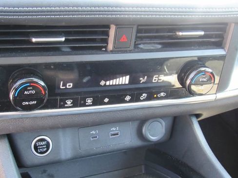 Used 2023 Nissan Rogue SV FWD image 26