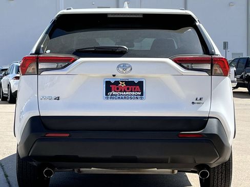 Used 2025 Toyota RAV4 LE image 5