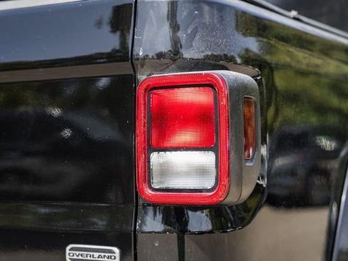 Used 2020 Jeep Gladiator Overland w/ Cold Weather Group image 9