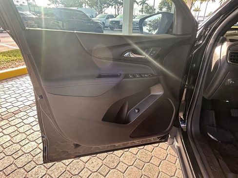 Used 2024 Chevrolet Equinox RS image 38