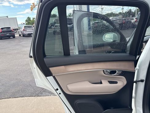 Used 2025 Volvo XC90 B5 Plus AWD/4WD image 22