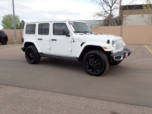 Used 2023 Jeep Wrangler Sahara image 6