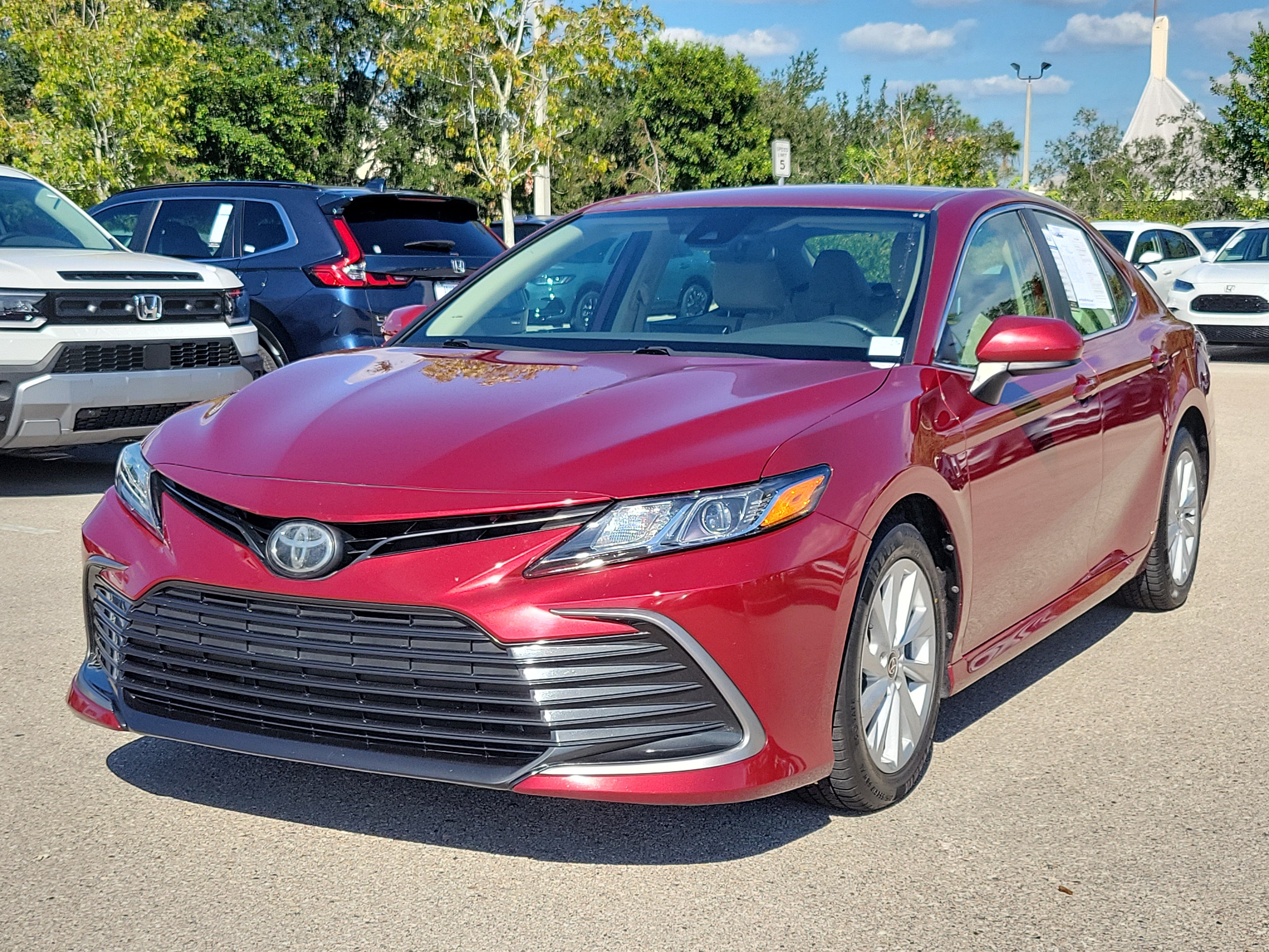 Used 2021 Toyota Camry LE FWD image 3