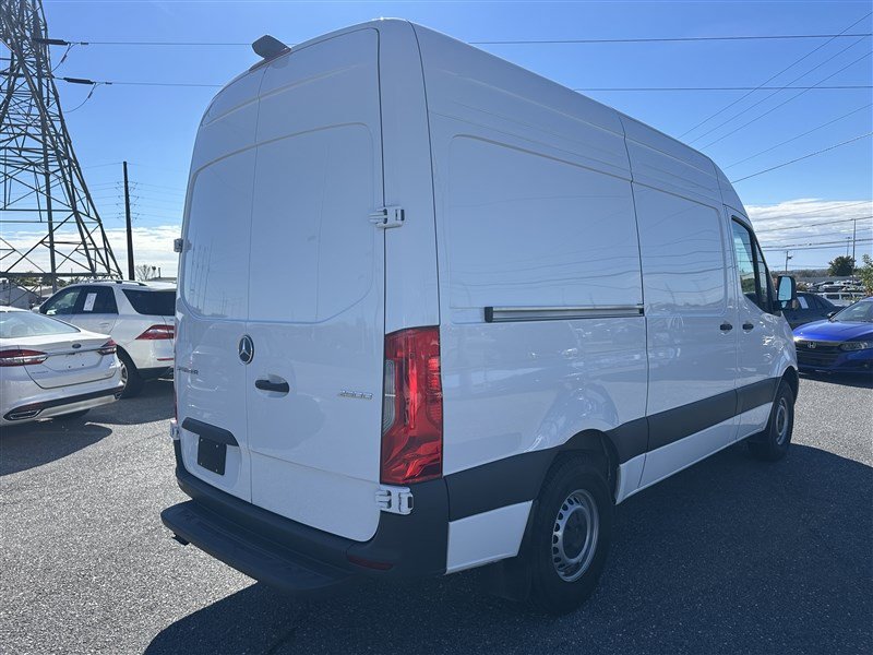 Used 2026 Mercedes-Benz Sprinter 2500 w/ Dashboard Charging Package image 6