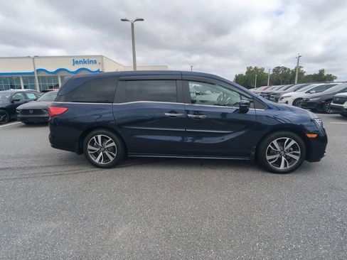 Used 2024 Honda Odyssey Touring image 3