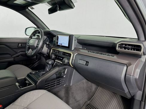Used 2026 Toyota Tacoma SR5 AWD/4WD image 32